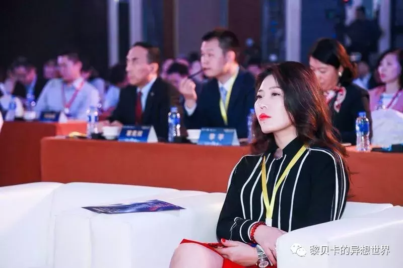 我看了上万篇口红投稿,发现这10支最显白!