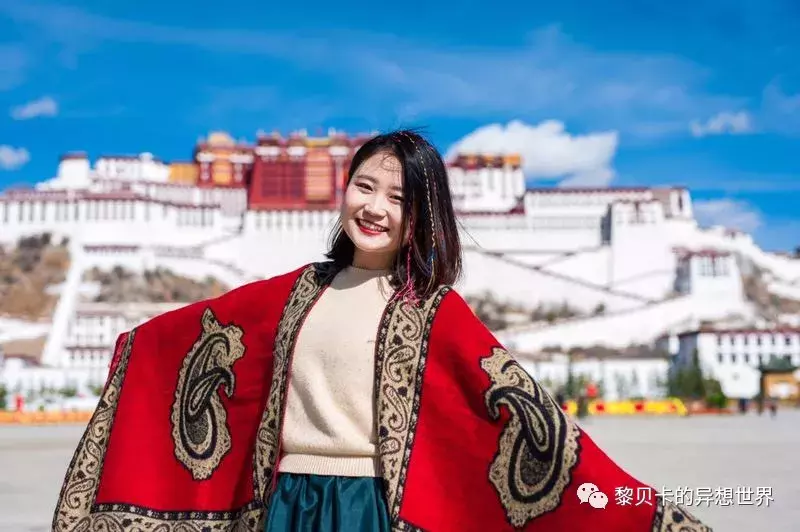 我看了上万篇口红投稿,发现这10支最显白!