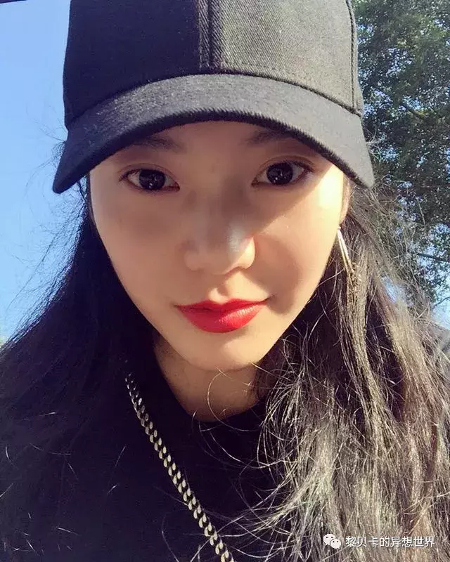 我看了上万篇口红投稿,发现这10支最显白!