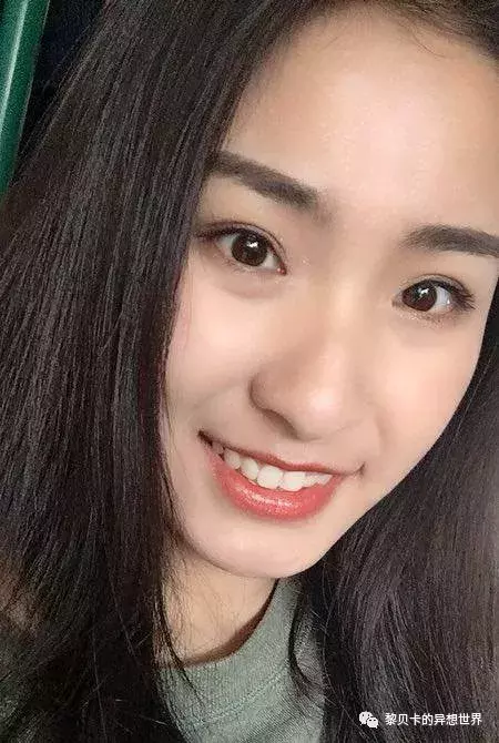 我看了上万篇口红投稿,发现这10支最显白!