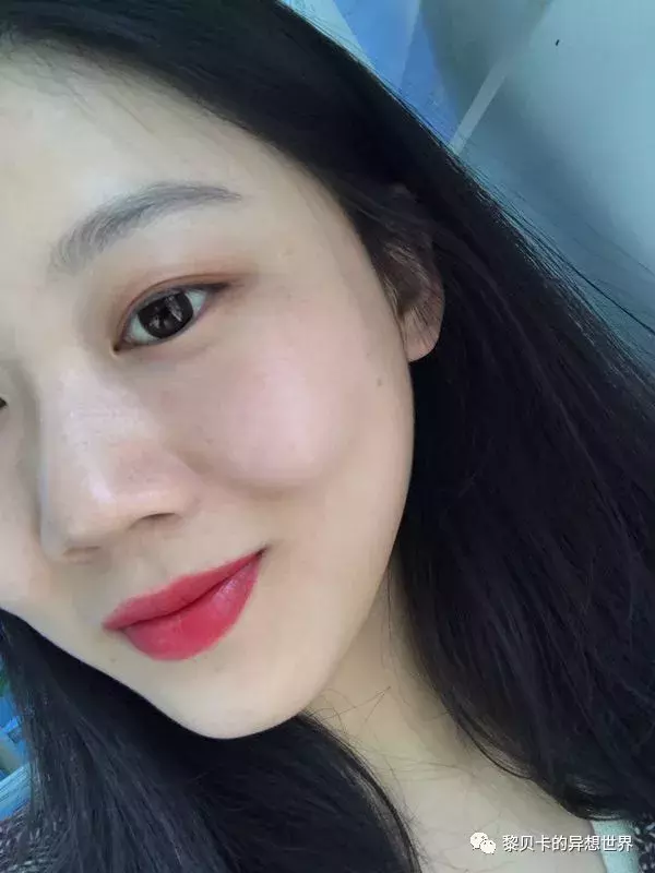 我看了上万篇口红投稿,发现这10支最显白!