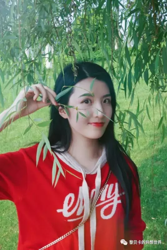 我看了上万篇口红投稿,发现这10支最显白!