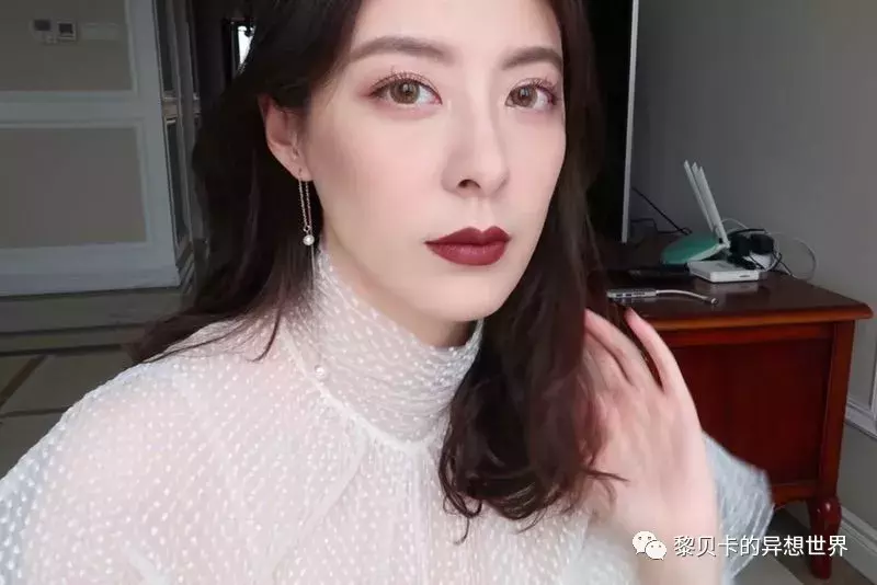 我看了上万篇口红投稿,发现这10支最显白!