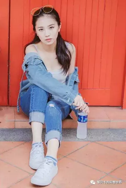 我看了上万篇口红投稿,发现这10支最显白!