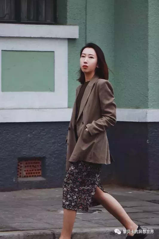 我看了上万篇口红投稿,发现这10支最显白!