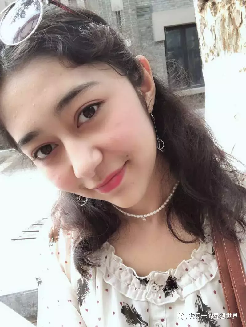 我看了上万篇口红投稿,发现这10支最显白!