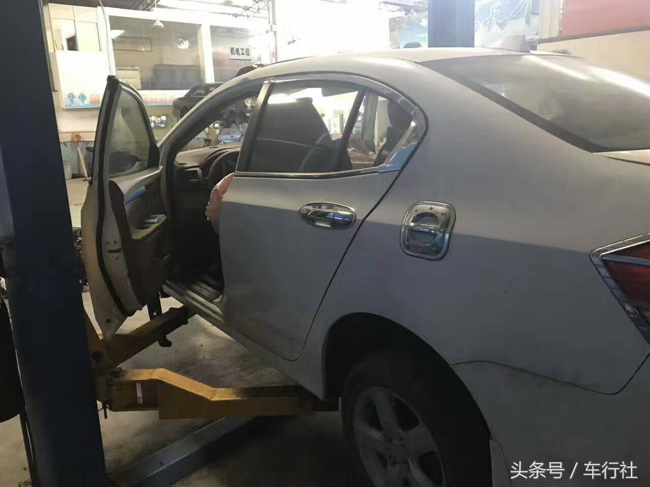 汽配人的一天（64）：车头重型事故，本田锋范全损回收拆解