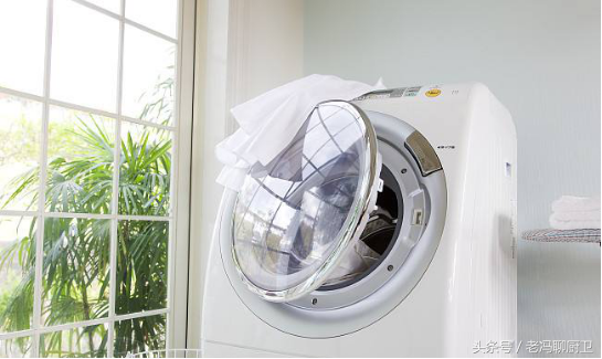 滚筒洗衣机怎么清理里面的脏东西？用这个这个窍门自己也能清洗-第1张图片