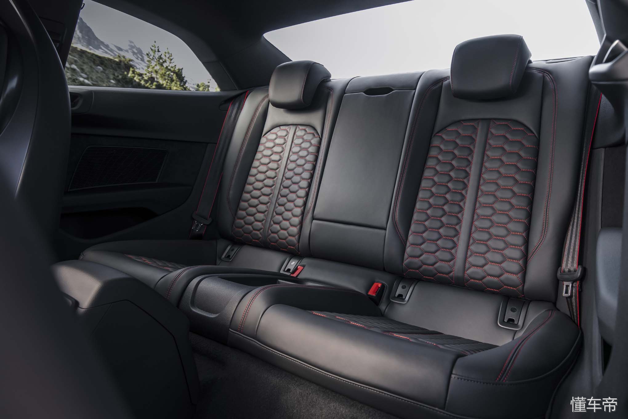 一代奥迪RS5试驾 丨行走的荷尔蒙