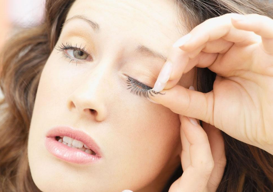 假睫毛不会上眼？双眼皮贴不会贴？看清步骤就会了
