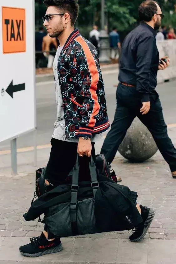 男士潮牌衣服有哪些旅游拍照穿衣搭配男