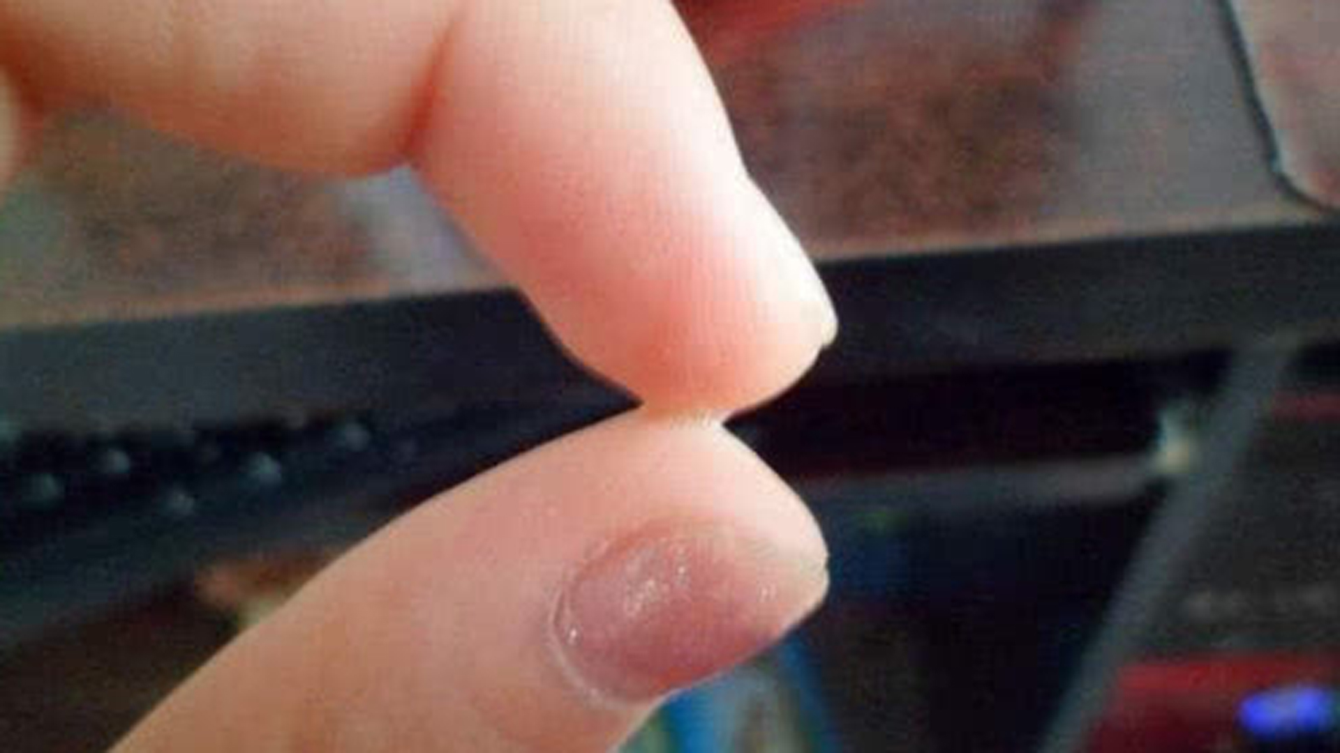 手被502粘住分不开手被502粘在一起