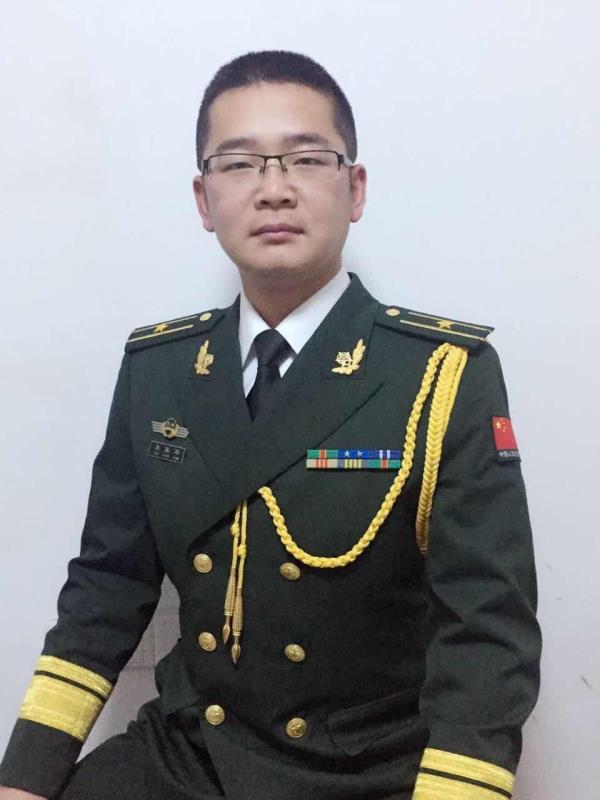 15个月洗一次澡，体能退化到45岁，大学生军人用青春保家卫国