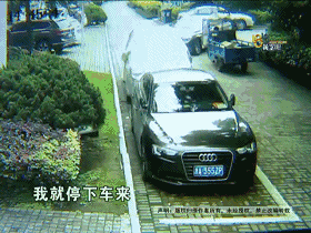 三轮车撞宝马：你那么有钱，干嘛要我赔？