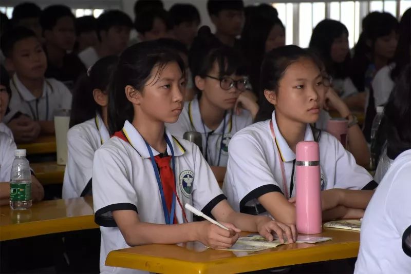 番禺｜来自瘾君子的自白 大石街多所学校的学生走进潭岗强戒所