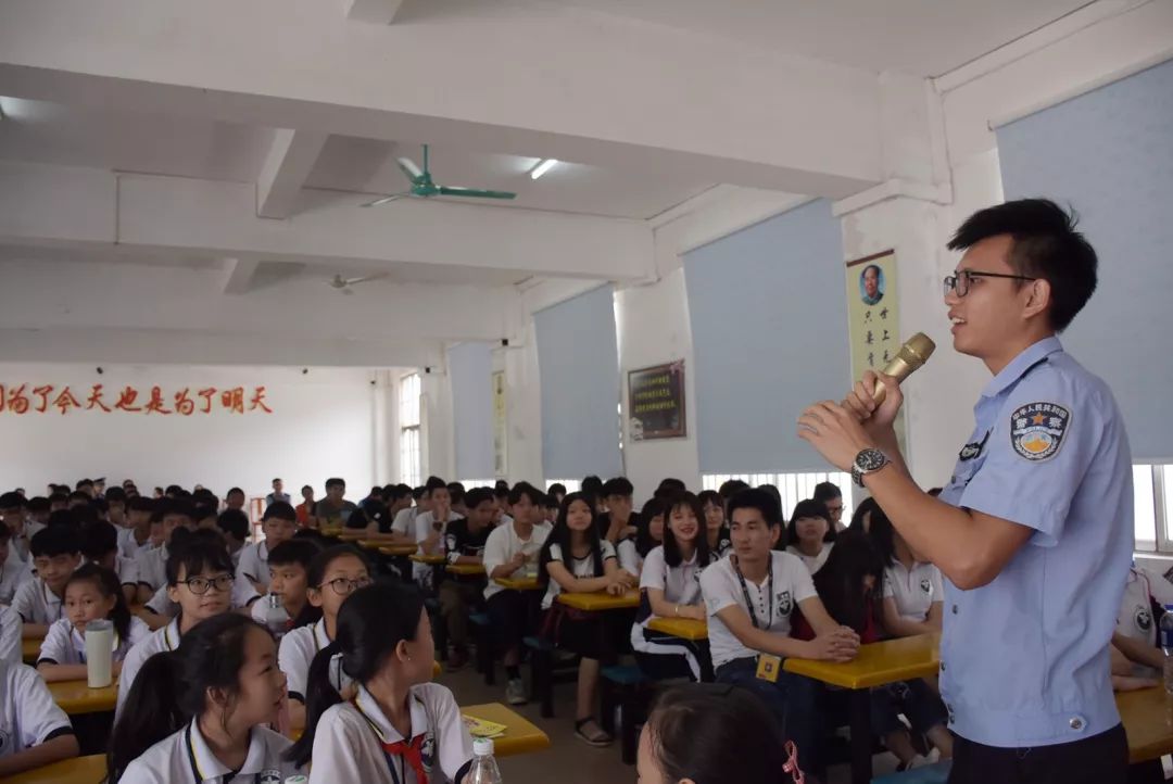 番禺｜来自瘾君子的自白 大石街多所学校的学生走进潭岗强戒所