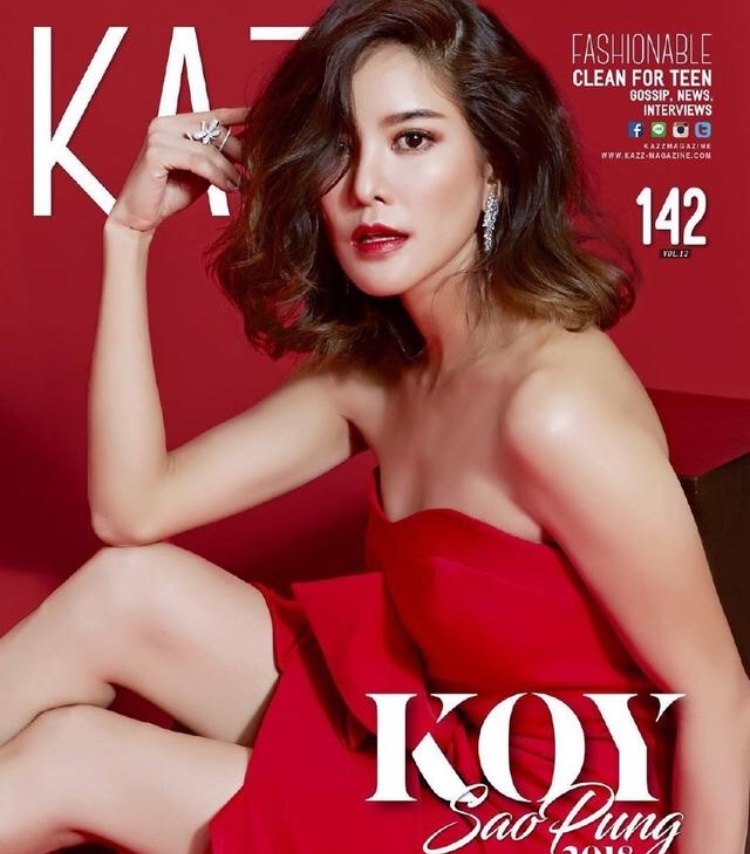 Bella在第10位泰国的小花上装饰了杂志的封面。