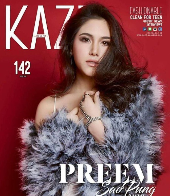 Bella在第10位泰国的小花上装饰了杂志的封面。