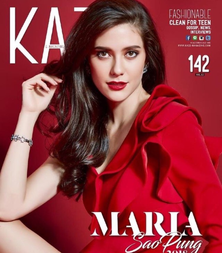 Bella在第10位泰国的小花上装饰了杂志的封面。