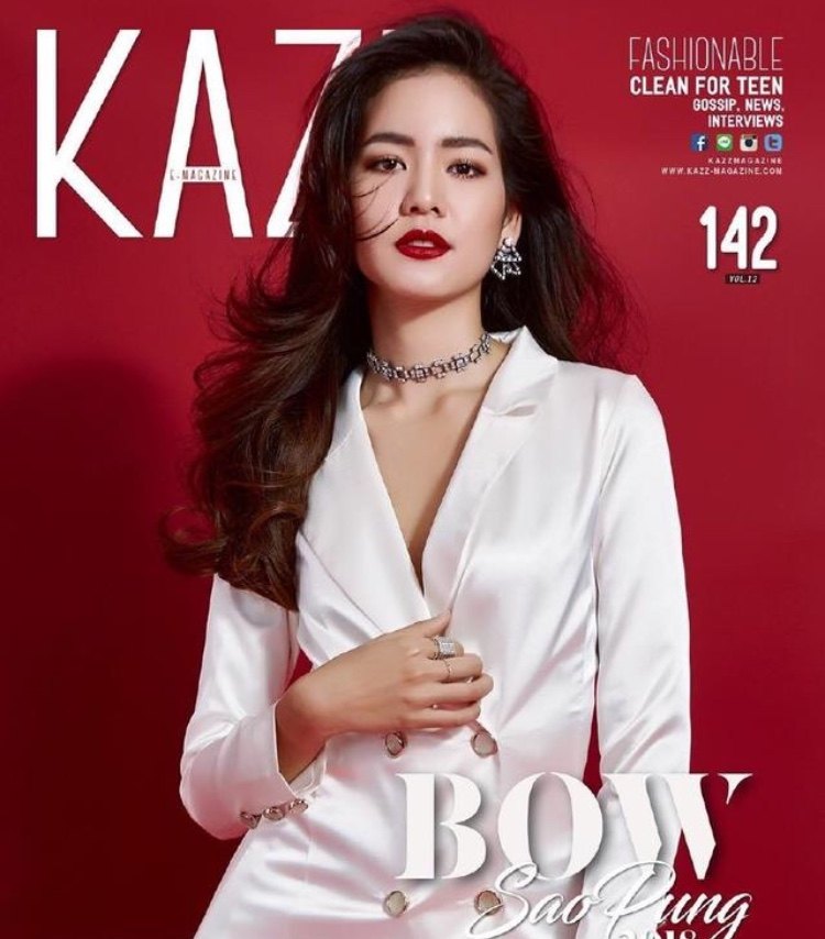 Bella在第10位泰国的小花上装饰了杂志的封面。