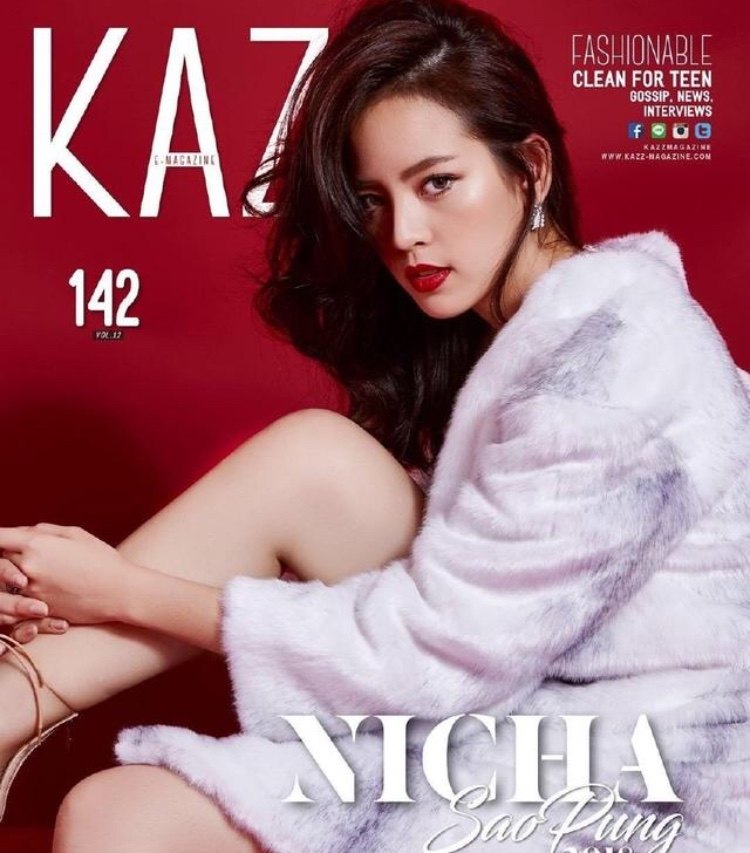 Bella在第10位泰国的小花上装饰了杂志的封面。