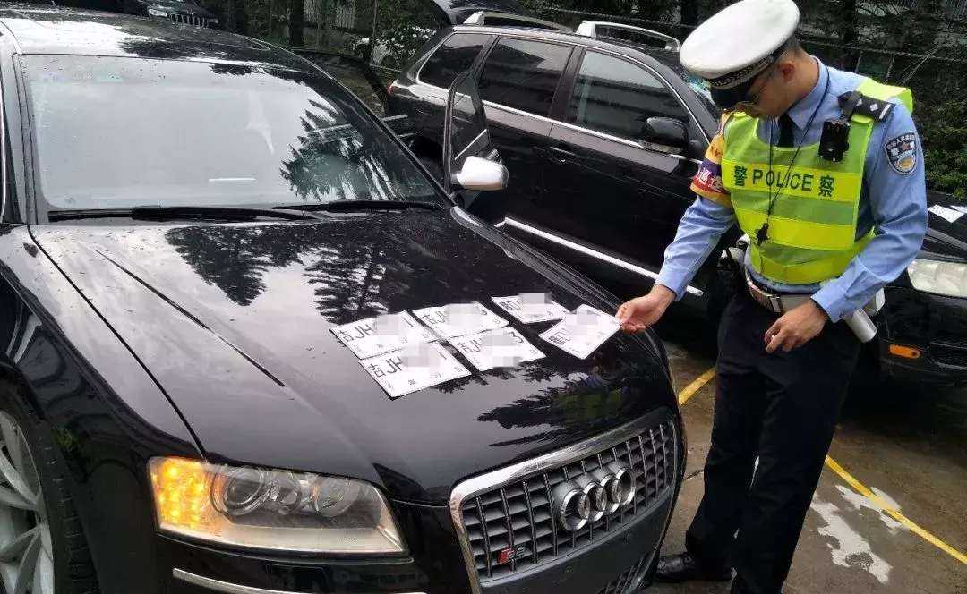 珠海200万奥迪S8,仅用两个月就遭遗弃!车主至今没露面!