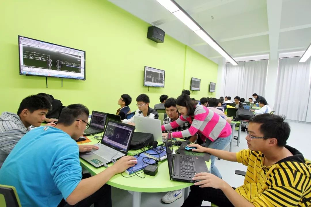 宁波大红鹰学院创业学院获“浙江省普通高校示范性创业学院”称号