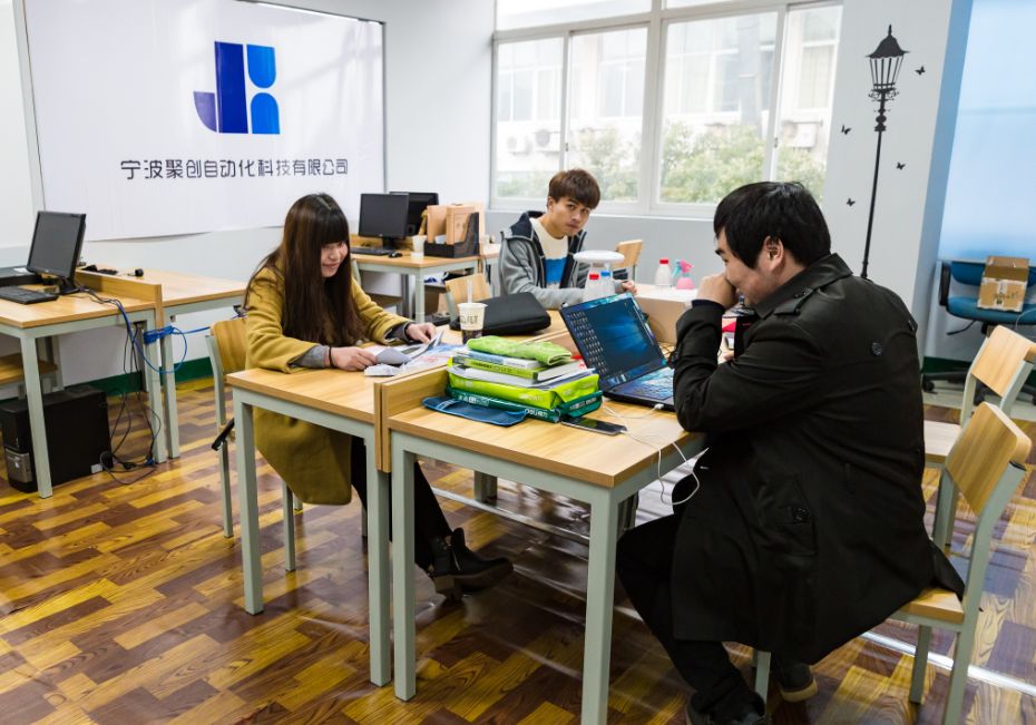 宁波大红鹰学院创业学院获“浙江省普通高校示范性创业学院”称号