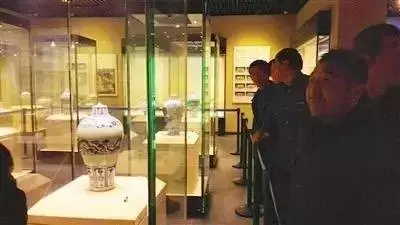 “霸主”元青花曾经的尴尬:两个银元都没人要,如今价值几个亿!