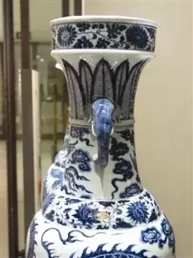 “霸主”元青花曾经的尴尬:两个银元都没人要,如今价值几个亿!