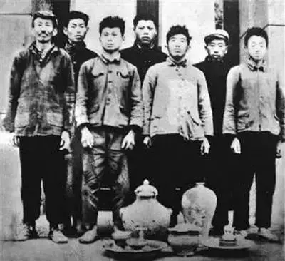 “霸主”元青花曾经的尴尬:两个银元都没人要,如今价值几个亿!