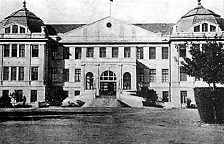「老照片」中国第一所流亡大学——东北大学
