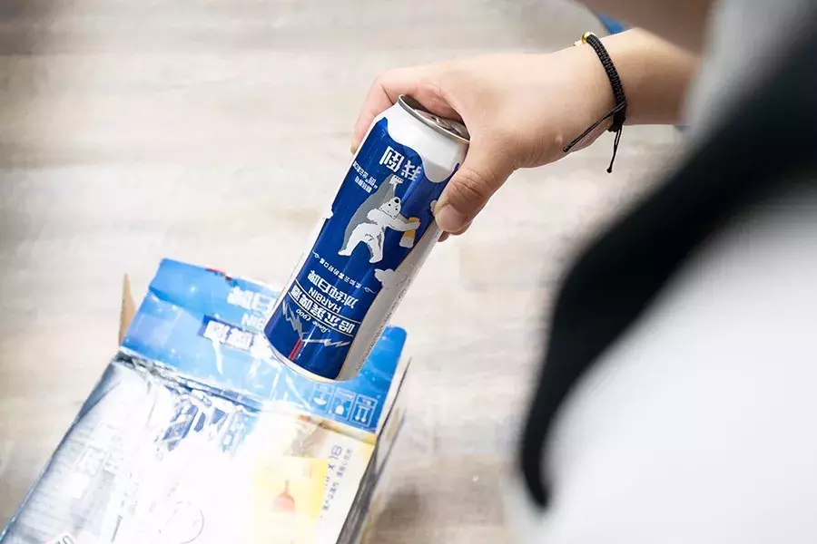 如何在上班期间，正大光明地偷喝啤酒？