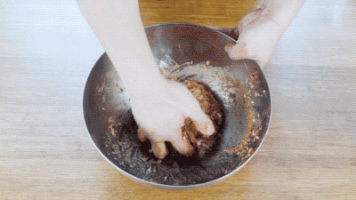 如何在上班期间，正大光明地偷喝啤酒？