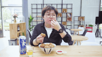 如何在上班期间，正大光明地偷喝啤酒？