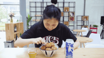 如何在上班期间，正大光明地偷喝啤酒？