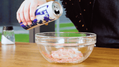 如何在上班期间，正大光明地偷喝啤酒？