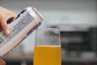 如何在上班期间，正大光明地偷喝啤酒？