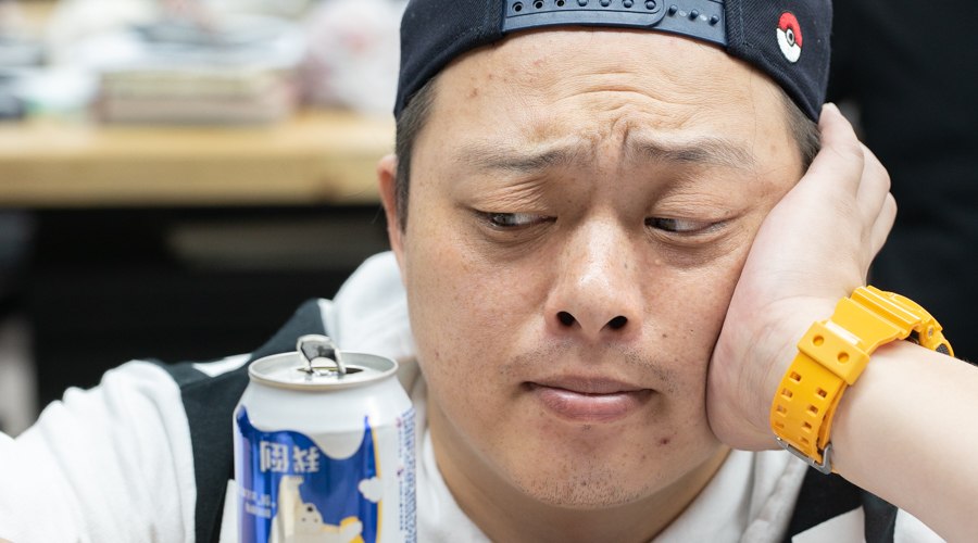 如何在上班期间，正大光明地偷喝啤酒？