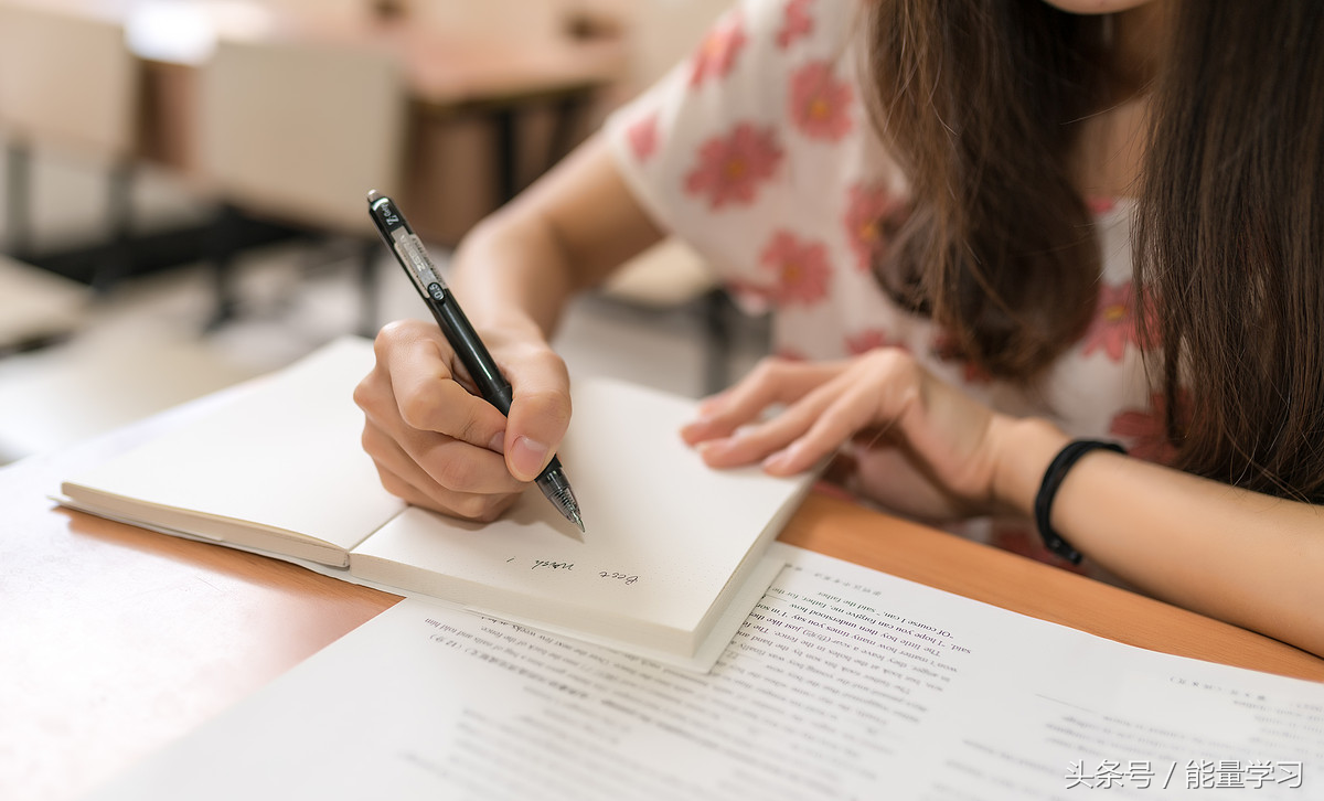 2018年全国统一考试（全国卷2）语文试卷文字版，有参考答案