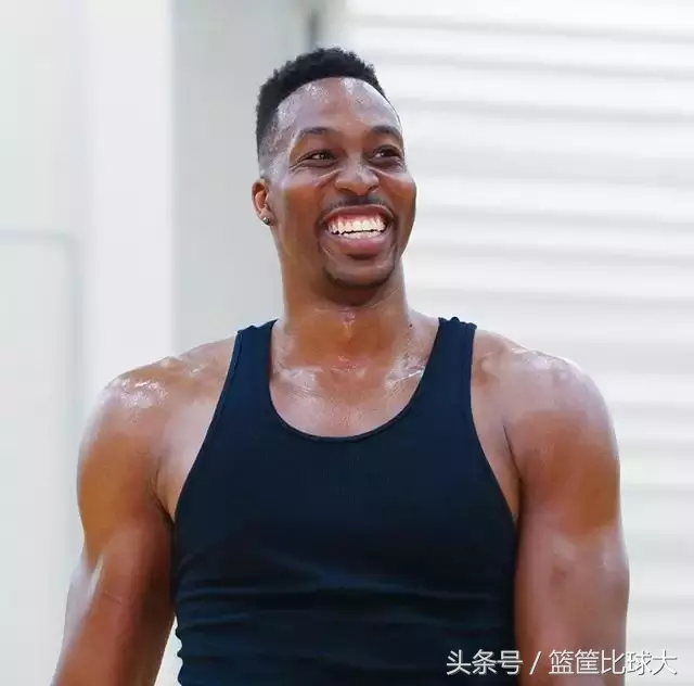 nba哪些人支持特朗普(「NBA场下动态」女神自称优步司机，罗德曼力挺川普总统)