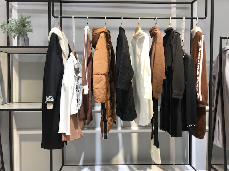 广州低端时尚女装进货群(广州时尚潮牌ydg&u 品牌女装分份库存尾