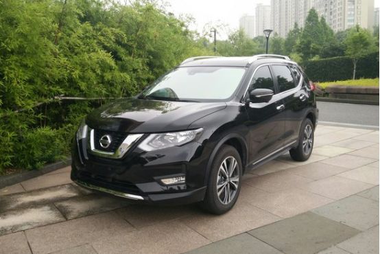 日产确实强！奇骏降价1.8万，比RAV4划算，2.0L仅16万