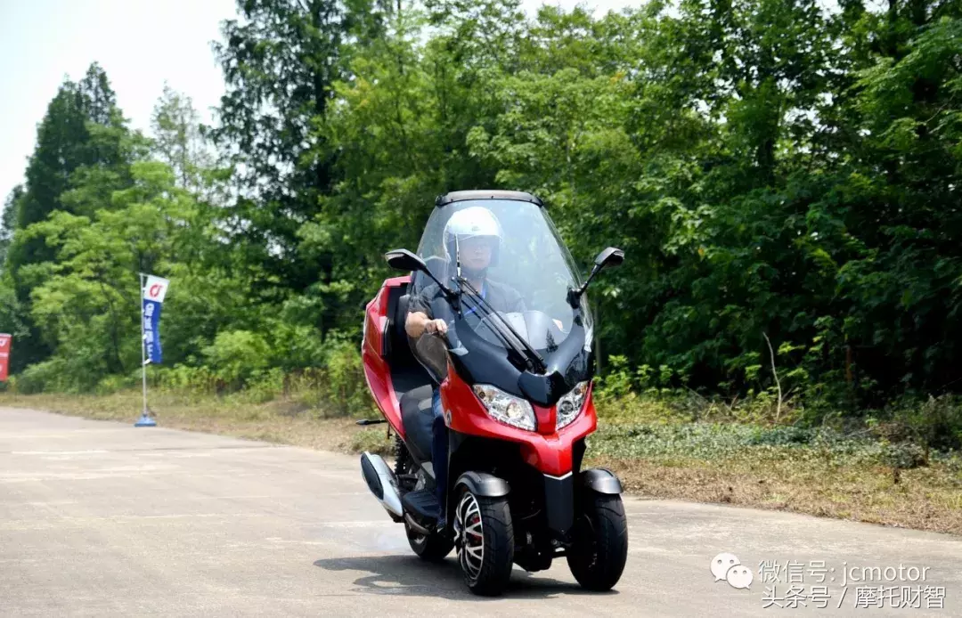 金城摩托代理ADIVA,400ccAD3价格预计10万以内