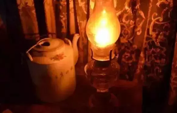 阿姨曬20年前的嫁妝火了!網(wǎng)友熱議:絕對的大戶人家