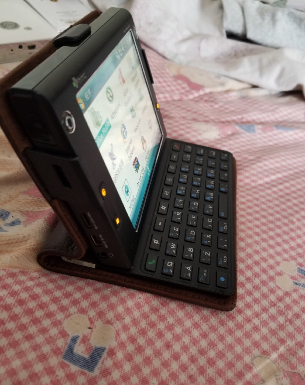 东芝g900(不光有独立显卡还带有独立显存的WM智能手机东芝G900)