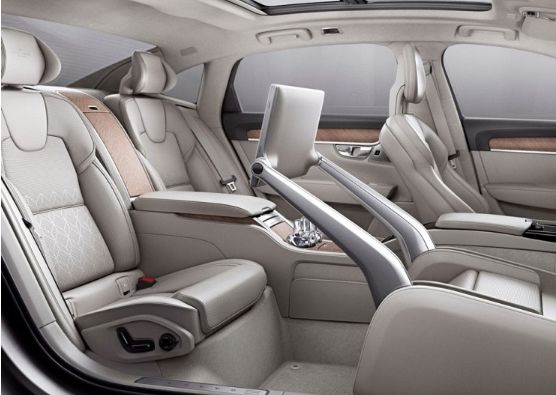 吉利找来宾利的设计师，造了一台三座车，竟敢卖108.8万！