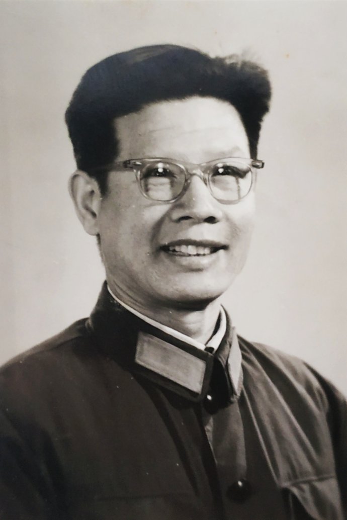 一位老軍人粗茶淡飯健身養性看淡世事95歲保持健康體魄