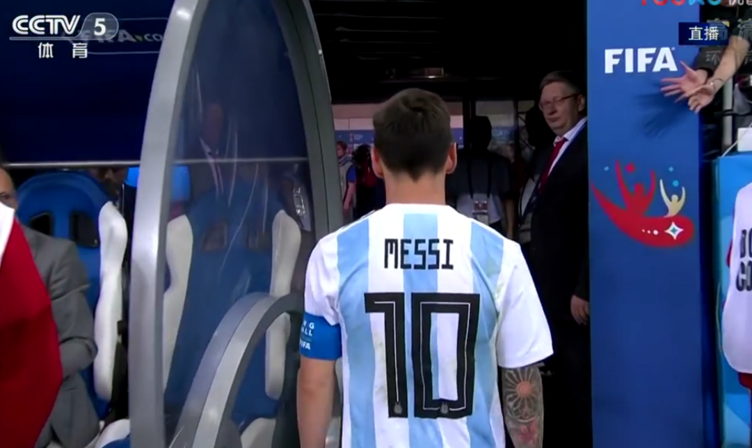 梅西萧索的背影心疼梅西!赞(0)三甲体育