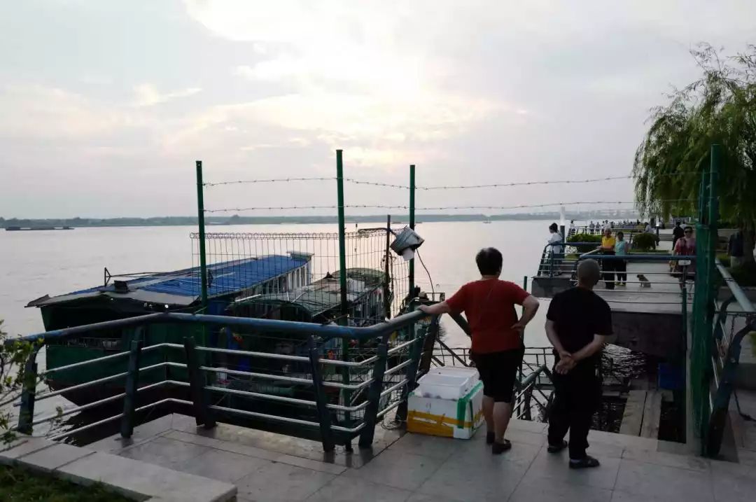 「早安·芜湖」高考成绩23日中午可查，上午10点公布最低录取分数线